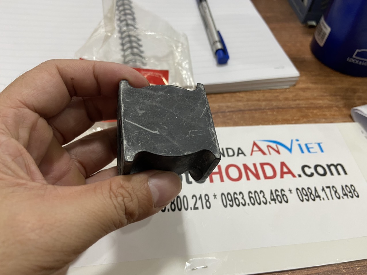 Cao su ốp cân bằng trước xe Honda CRV